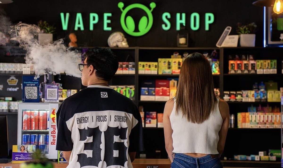 Interior de Elien Vape Shop en Quetzaltenango